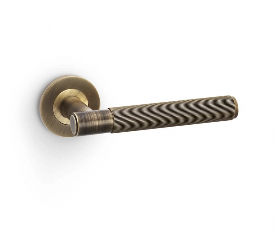 Alexander & Wilks Antique Brass Spitfire Reeded Lever on rose | AW222AB