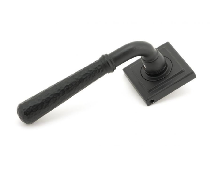 Set Matt Black Hammered Newbury Lever on Square rose | 45654