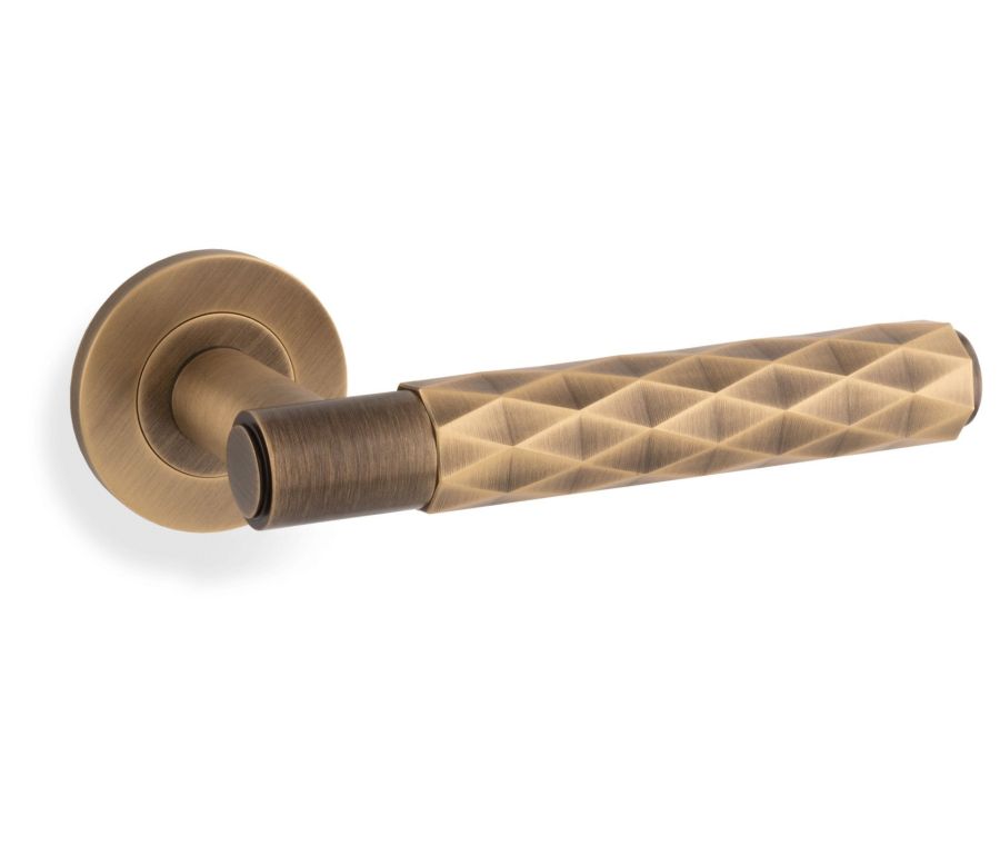 Alexander & Wilks Antique Brass Spitfire Lever Diamond Cut on rose | AW226AB