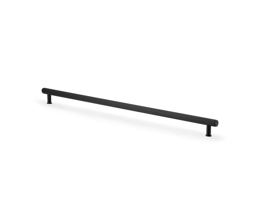A&W Black Reeded Line T Bar Pull Handle c/c 448mm