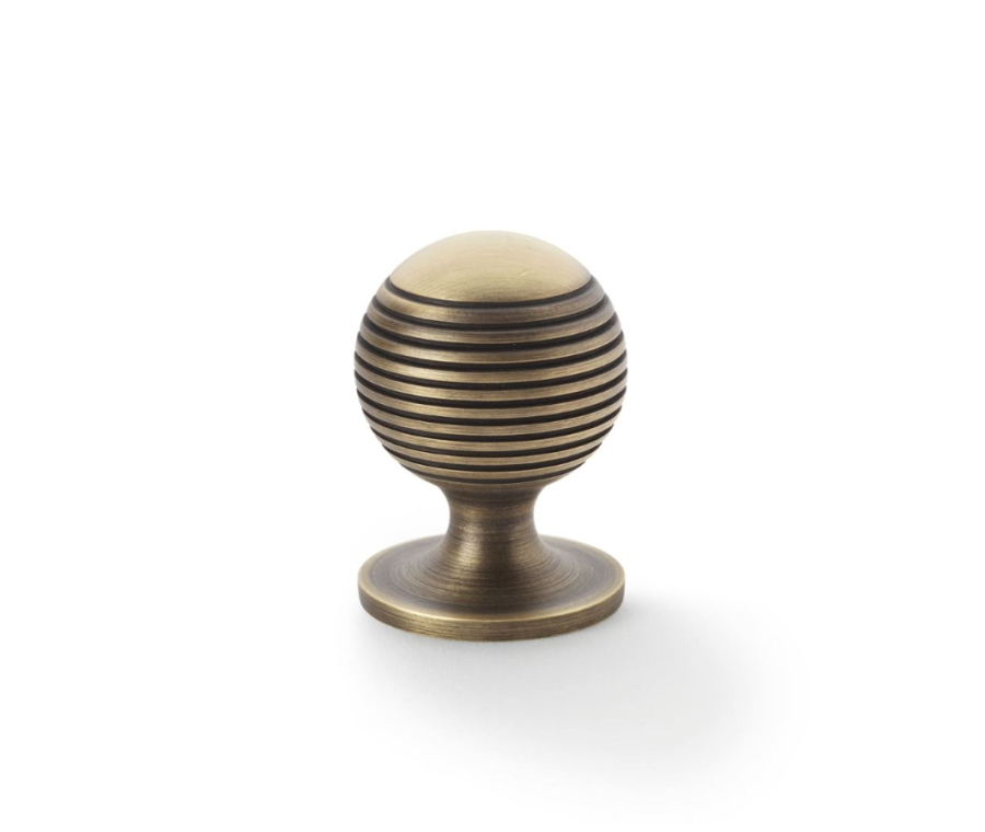 Alexander and Wilks Antique Brass 25mm Caesar Cupboard Knob on Round Rose | AW832-25-AB