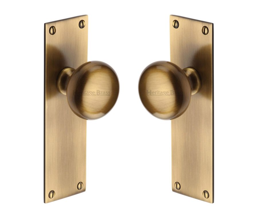 Heritage Brass Antique Brass Balmoral Door Knob on Plate - Lever Latch