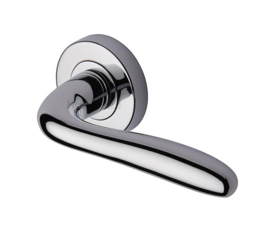 Polished Chrome Columbus Door Handle on Round Rose