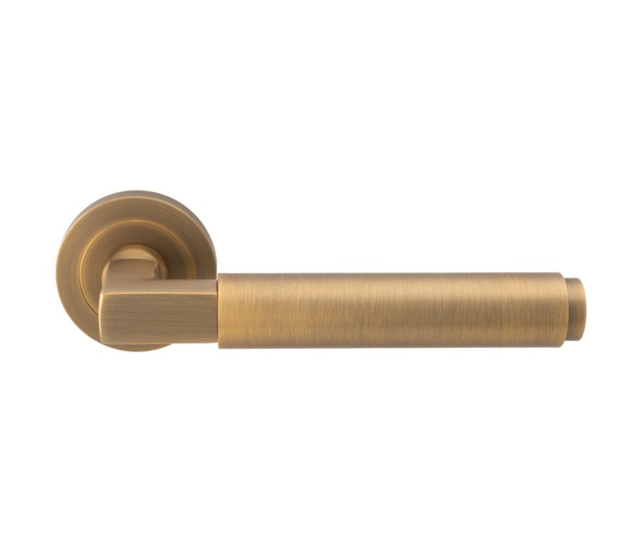 Antique Brass Masano Lever on Round Rose | EUL070AB 