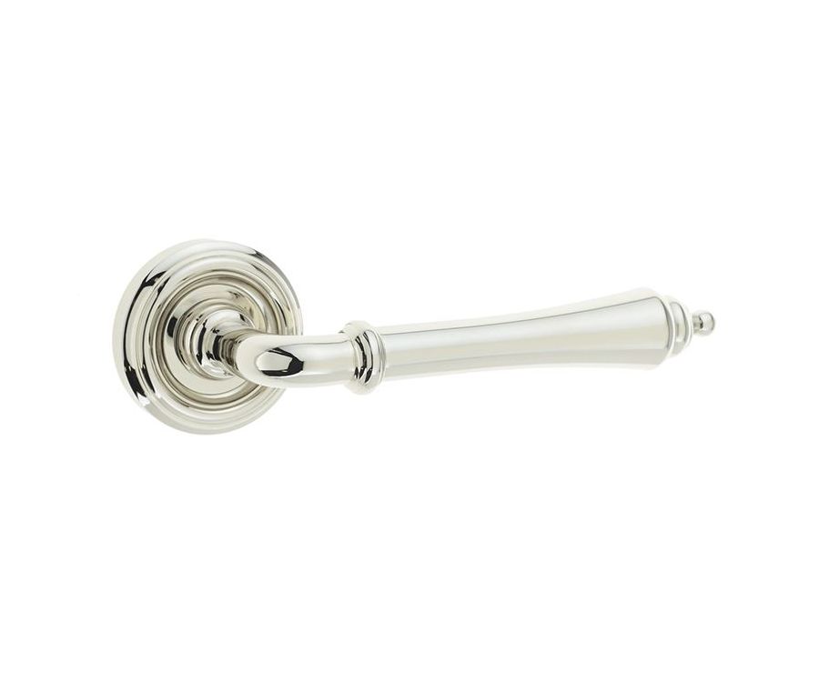Frelan Camille PN lever on rose