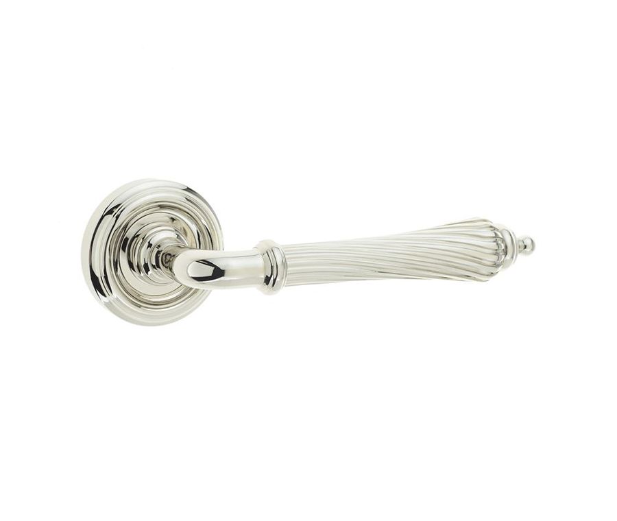 Set Jedo Polished Nickel Giselle Lever on round rose | JV652PN