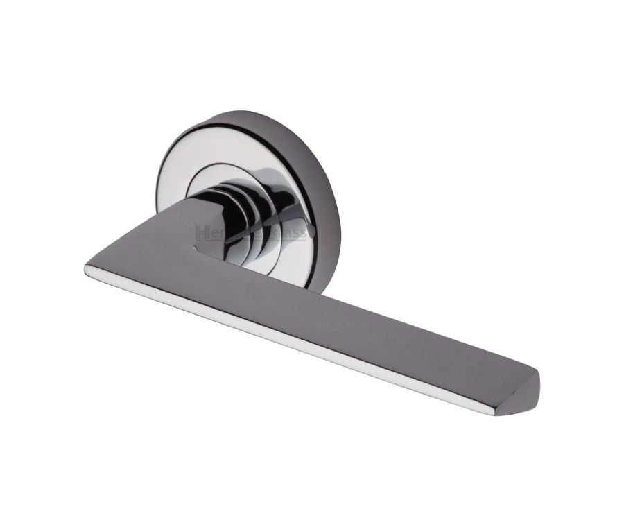 Polished Chrome Pyramid Door Handle on Round Rose