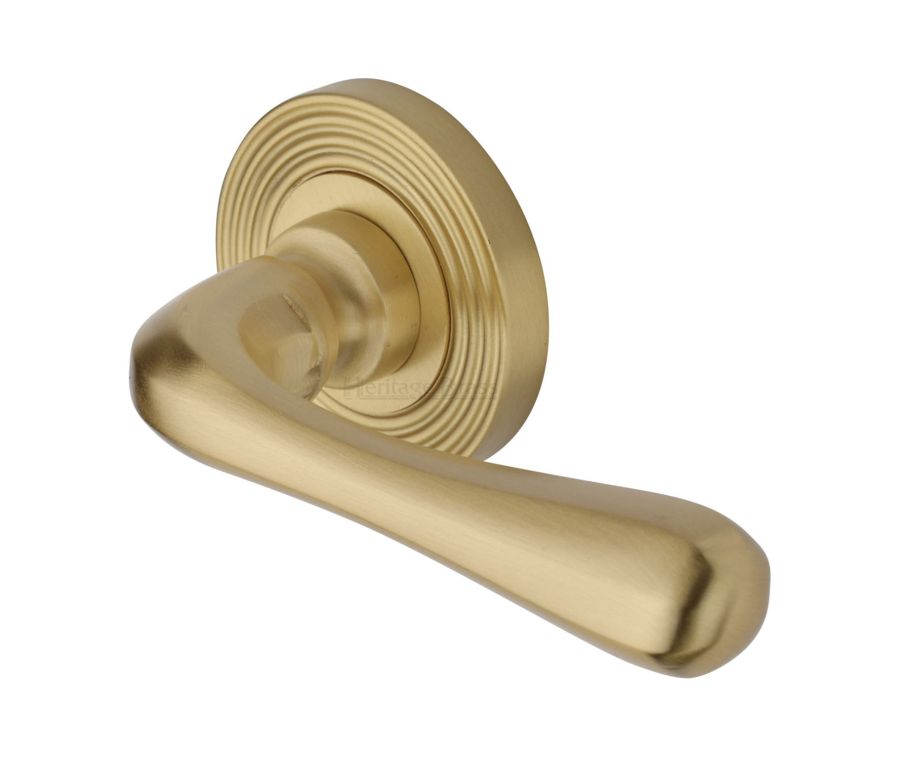 Satin Brass Charlbury Reeded Door Handle on Round Rose