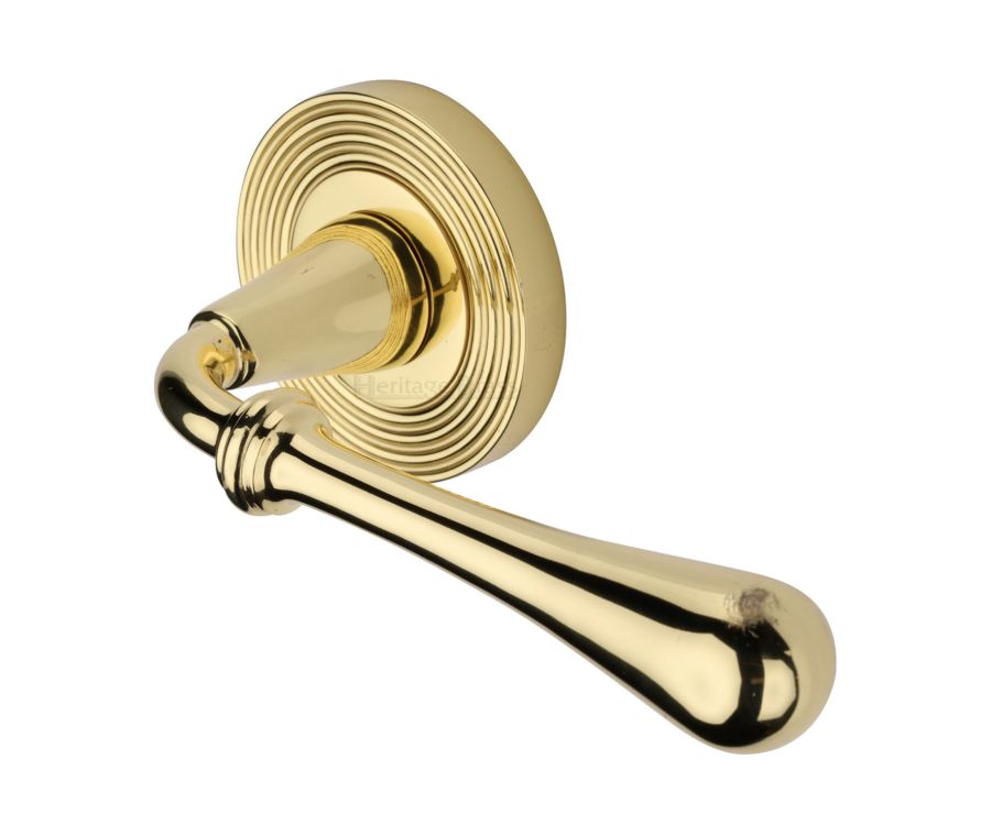Polished Brass Roma Reeded Door Handle on Round Rose
