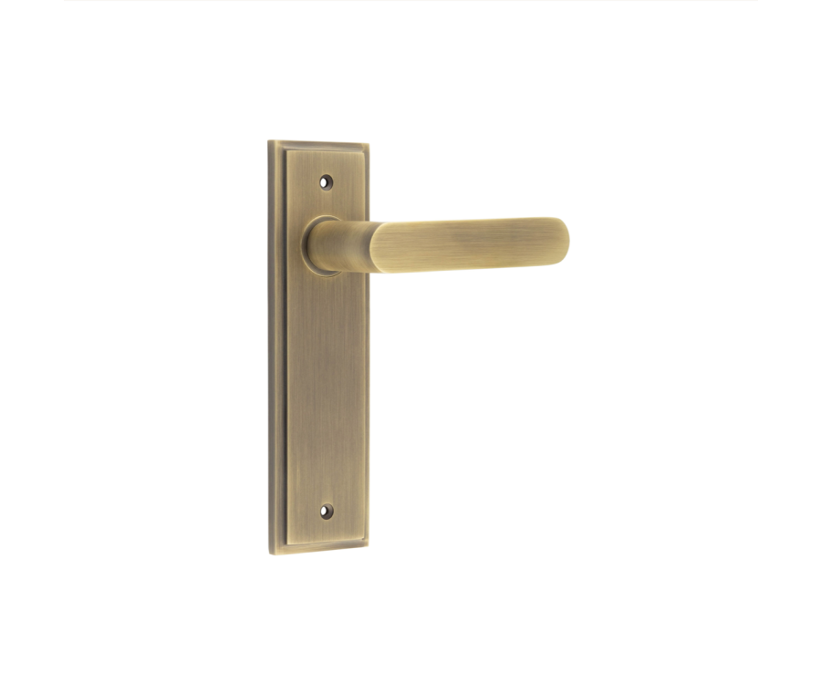 Set Burlington Antique Brass Kensington Lever on Latch Plate  | BUR25-450AB