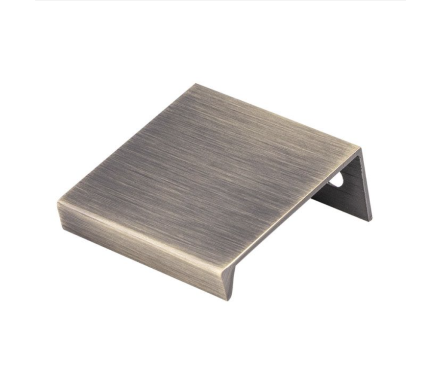 Antique Brass 40mm Squared Edge Pull | FTD302AAB