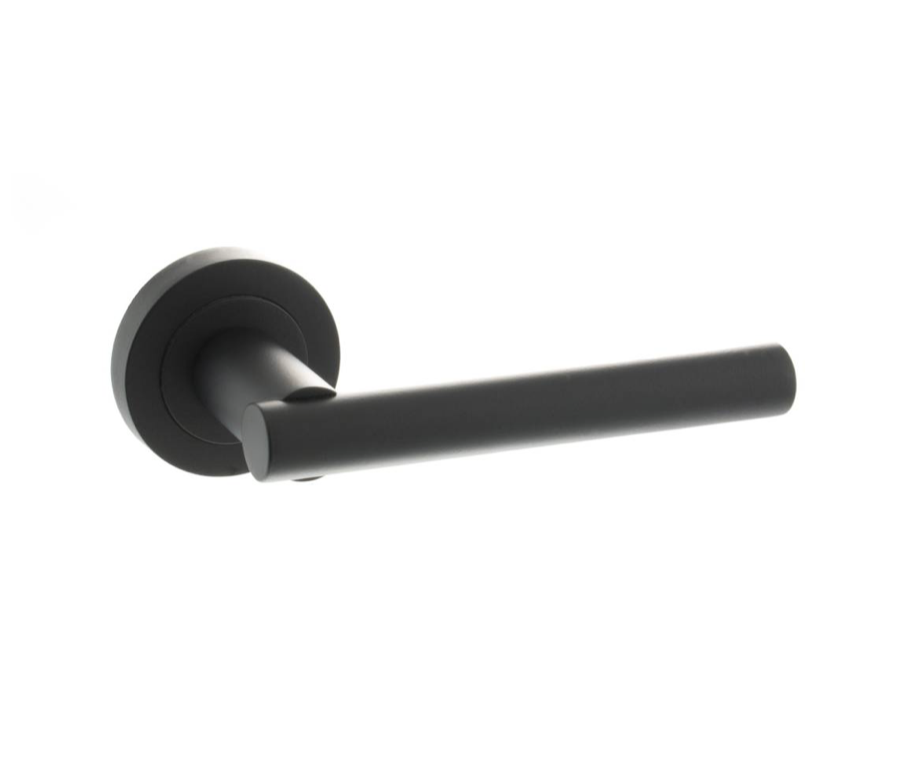 Set Status Matt Black Nebraska Lever on Round Rose | S28RMB