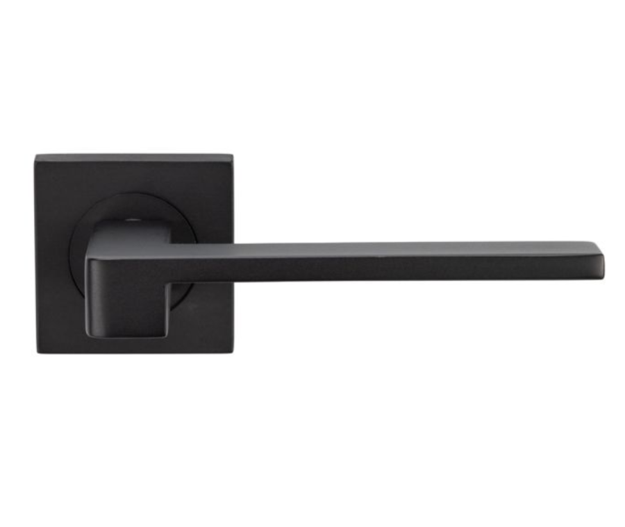 Set Carlisle Brass Matt Black Serozzetta Equi Lever on square rose | SZM370SQMB