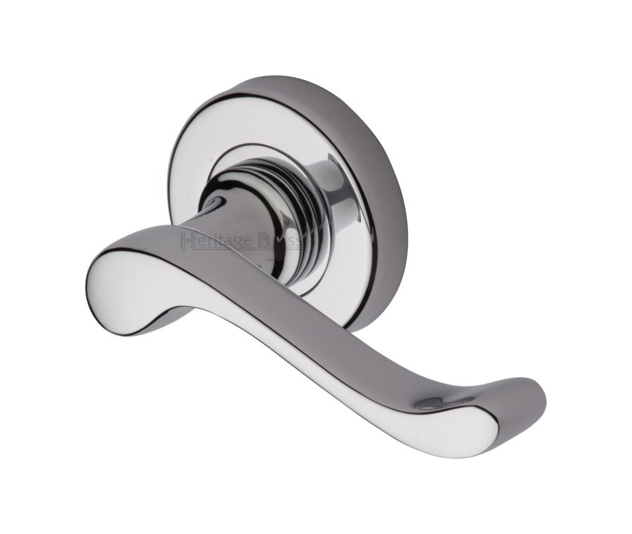 Polished Chrome Bedford Door Handle on Round Rose