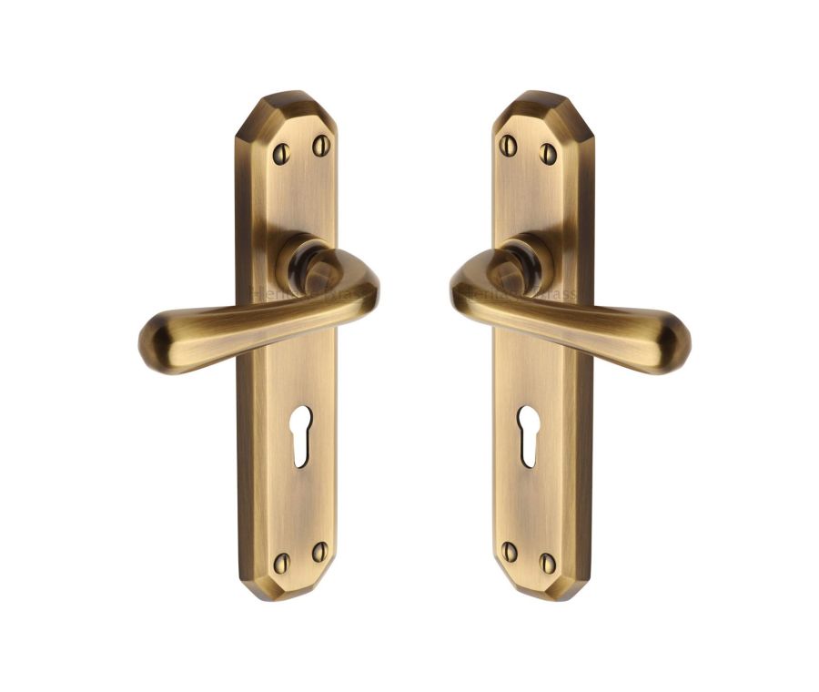 Heritage Brass Polished Brass Charlbury Reeded Door Handle on Plate - Lever Latch