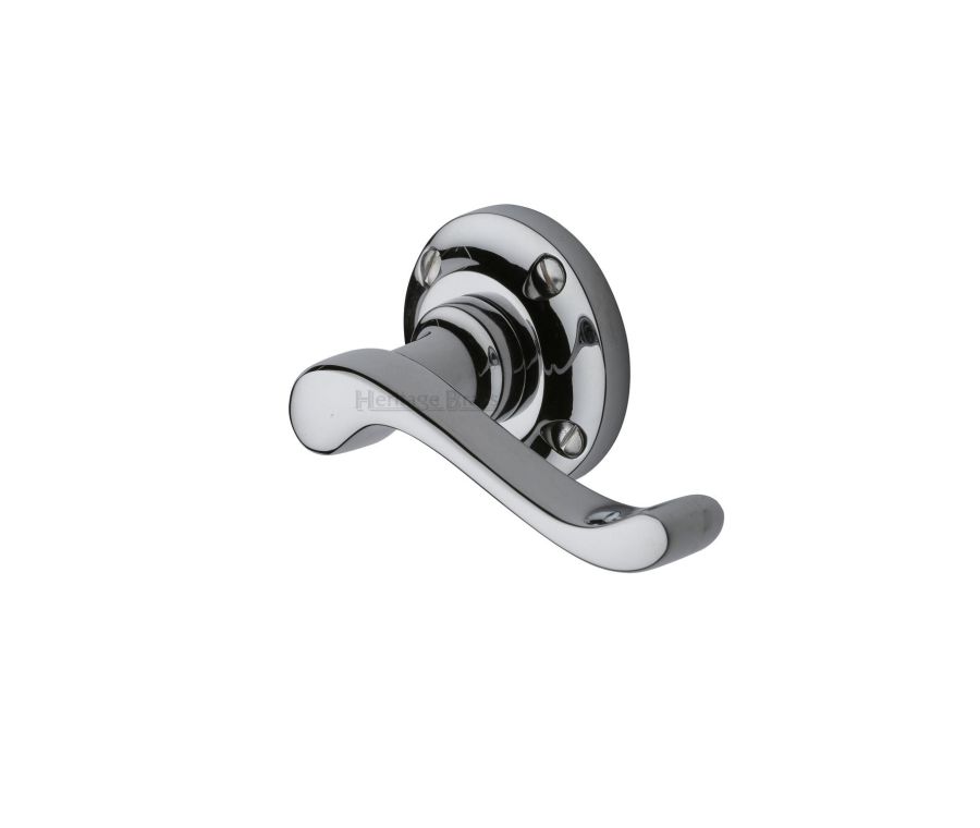 Polished Chrome Bedford Door Handle on Round Rose
