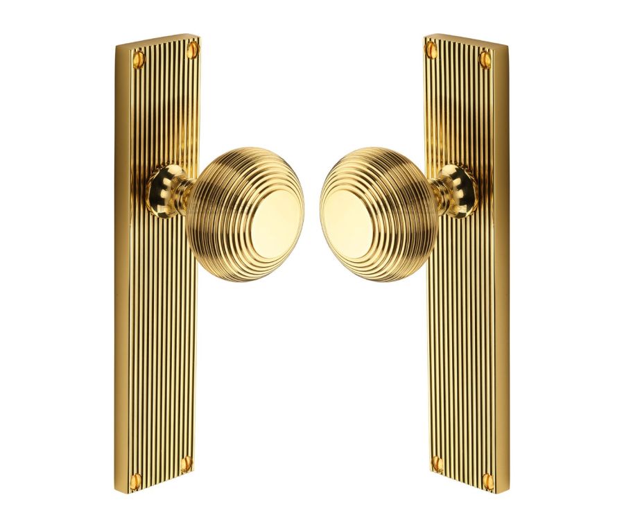 Heritage Brass Polished Brass Beehive Door Knob on Reeded Plate - Latch Set