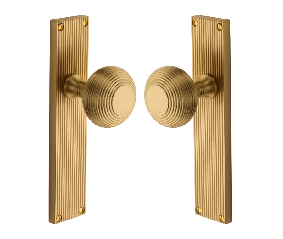 Heritage Brass Satin Brass Beehive Door Knob on Reeded Plate - Latch Set