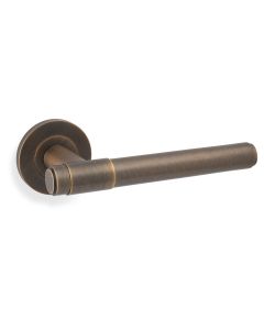 Antique Brass Kingston Plain Lever on Round Rose AW241AB