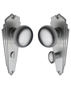 Heritage Brass Satin Chrome Broadway Door Knob on Plate - Bathroom Set