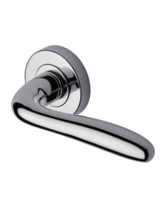 Polished Chrome Columbus Door Handle on Round Rose