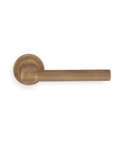 Set Manital Antique Brass Hey Riga Lever Furniture on round rose | HR5AB