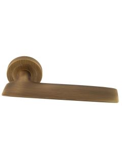Set Manital Antique Brass Matt Hygge Lever Furniture on square rose | HYD5AB