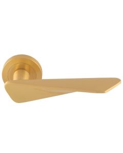 Set Manital Satin Brass Intona Lever Furniture on round rose | IN5SB