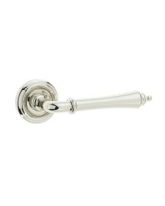 Frelan Camille PN lever on rose