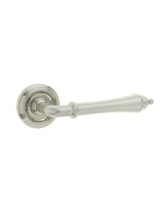 Frelan Camille SN lever on rose