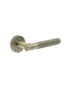 Sets Antique Brass Venice Lever Handle on rose | JV852AB