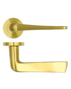 Satin Brass Como Lever on Round Rose | RT020PVDSB