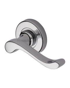 Polished Chrome Bedford Door Handle on Round Rose