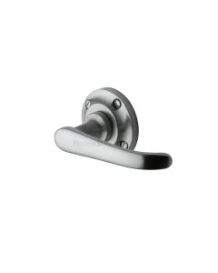 Satin Chrome Windsor Door Handle on Round Rose
