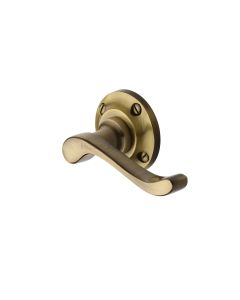 Antique Brass Bedford Door Handle on Round Rose