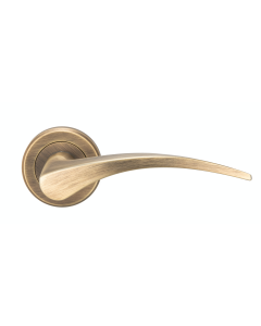 Set Carlisle Antique Brass Serozzetta Olivier Lever on round rose | ZIN3112AB